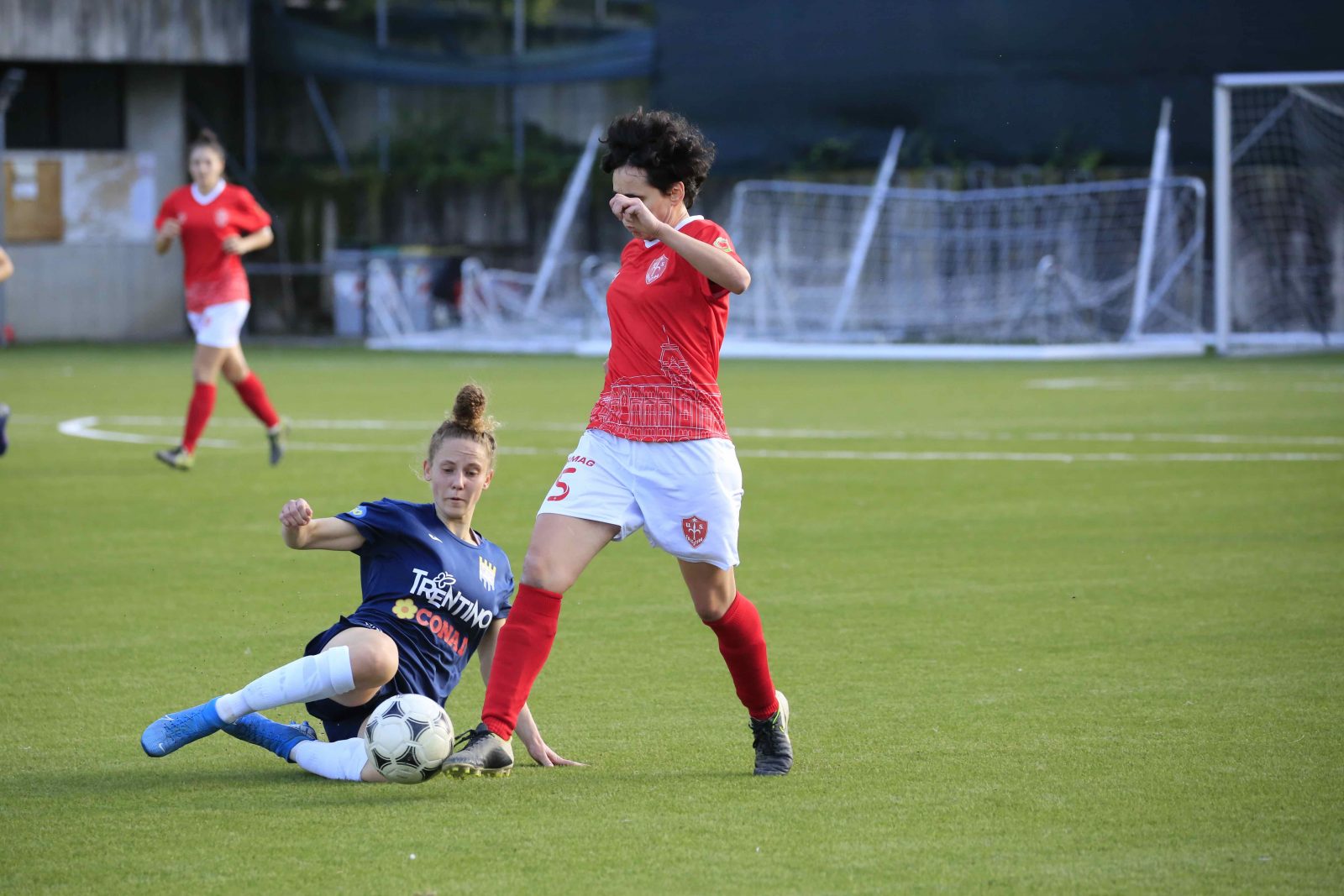 Carolina Poli in azione nella partita Trento Calcio Femminile vs Isera