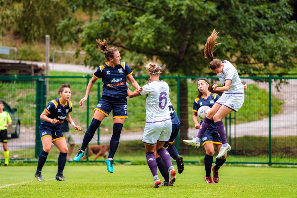 Melanie Kuenrath in azione durante la partita di amichevole Trento Calcio Femminile contro Fiorentina